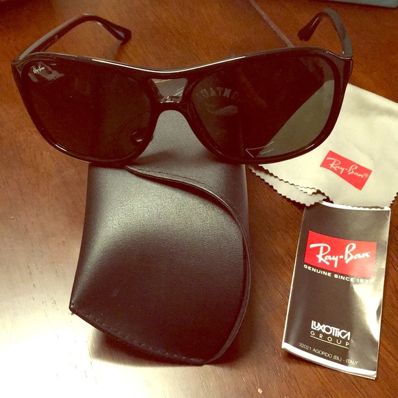 Ray-Ban Other - Ray Ban sunglasses- Agordo Black - Italy